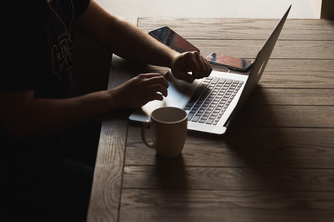The Best Link in Bio for Freelancers: Turn Profile Visitors into Paying Clients